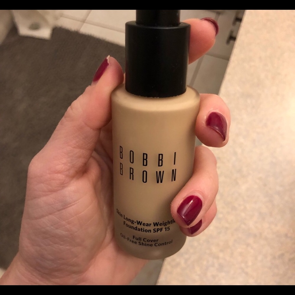 Bobbi Brown skin long wear weightless foundation